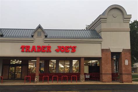 Chicken. Trader Joe’s stores in Missouri: Brentwood 48 Brentwood Promenade Court Brentwood, MO 63144 Hours: 8 am – 9 pm Phone: 314-963-0253 Directions Chesterfield 1679 Clarkson Road Chesterfield, MO 63017 Hours: 8 am – 9 pm Phone: 636-536-7846 Directions Creve Coeur 11505 Olive Blvd. Creve Coeur, MO 63141 Hours: 8 am – 9 pmRead More.