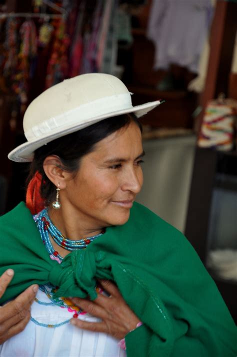 Traditional Ecuadorian Women