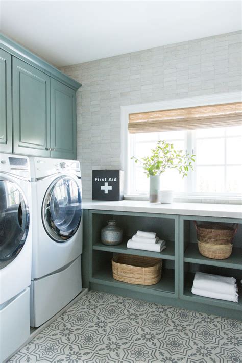 Traditional Laundry Room Patterned