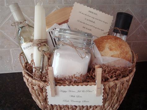 Traditional housewarming gifts. One of the most cherished German housewarming traditions is the presentation of bread and salt. These items symbolize abundance, prosperity, and the hope for a fruitful life in the new home. When giving bread as a housewarming gift, it is customary to present a freshly baked loaf. This represents sustenance and the wish for … 
