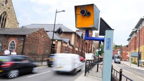 Access Lincoln traffic cameras on demand with WeatherBug. Choose from several local traffic webcams across Lincoln, Lincolnshire County, GB. Avoid traffic & plan ahead!. 