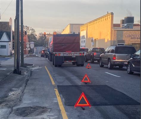 LEXINGTON, S.C. — Traffic is flowing again in Lexington County after mandatory evacuations and road closures following a gas main break on Thursday afternoon. Both directions of I-20 are now .... 
