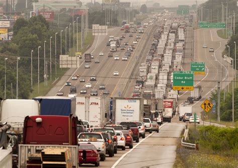 Knoxville, TN » 70° Knoxville, TN » ... As of 6:30 p.m., traffic remained backed up to the I-40/I-75 split. TDOT is asking for drivers to seek alternate routes and avoid the area. Related Articles.. 
