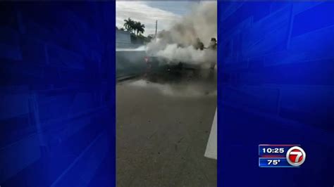 Traffic on SR 874 in SW Miami-Dade clears up after crews put out vehicle fire