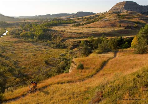 Trail guide to the maah daah hey trail theodore roosevelt national park and the dakota prarie grasslands. - La verdad de agamenã³n/the truth of agamemnon.