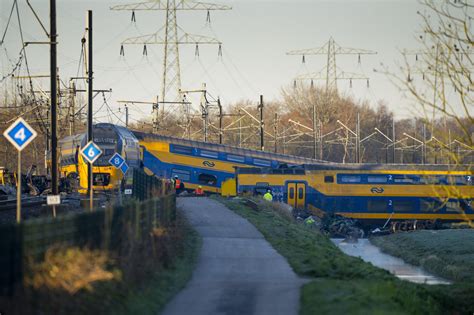 Train derailment near The Hague kills 1, injures several