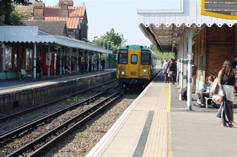 Train from Leatherhead to Chippenham - trip.com