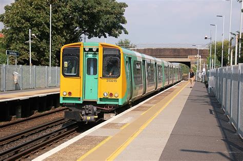 Trains from Brighton to Littlehampton South Western …