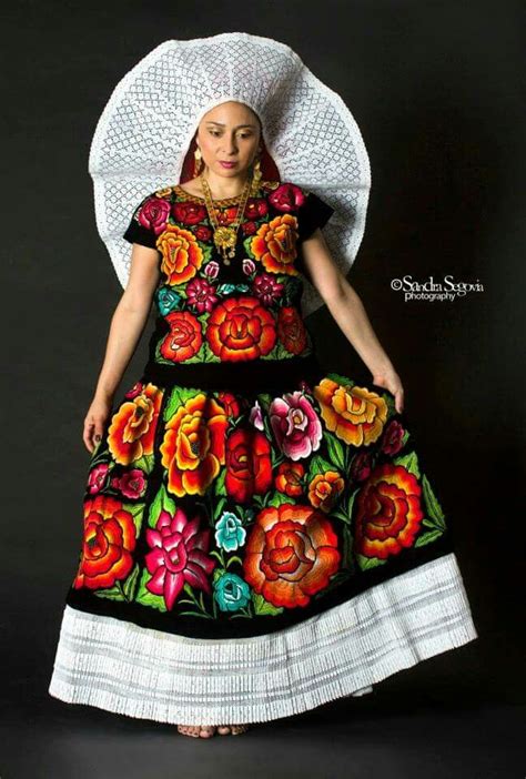 Traje de Tehuana de Oaxaca, entre los mejores del mundo