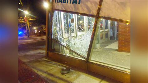 Transit Police: 25-year-old man arrested after smashing window at Aquarium MBTA station