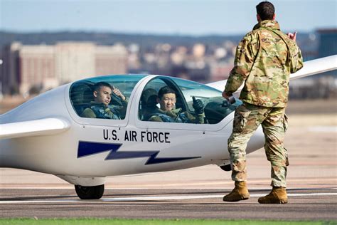 Transitioning From Training to Solo Soaring