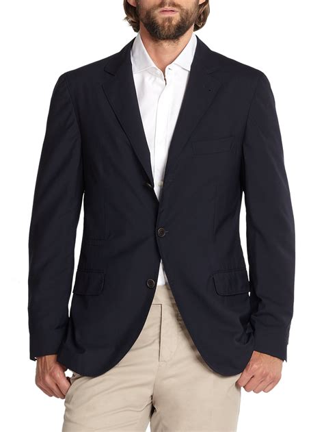 Travel blazer. While men don’t really travel in three-piece suits anymore, you can still look sharp and put-together while exploring the world. Men’s travel blazers provide style and function throughout your ... 