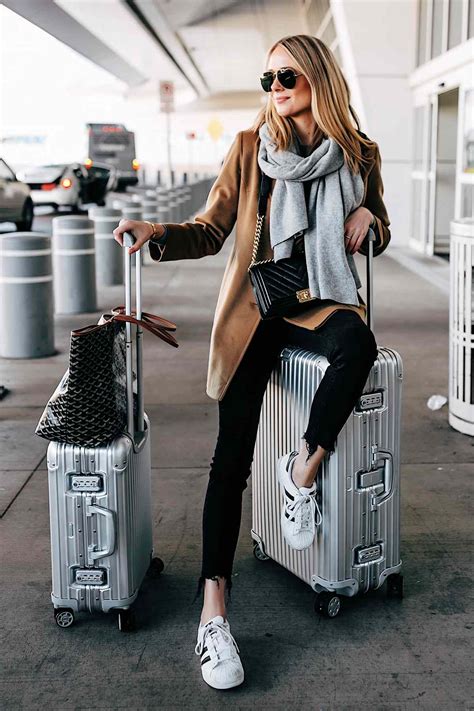 Travelers clothes. Travel dresses are versatile pieces of clothing that instantly complete your getaway capsule. They're comfortable, multifunctional, one-and-done travel dresses that … 