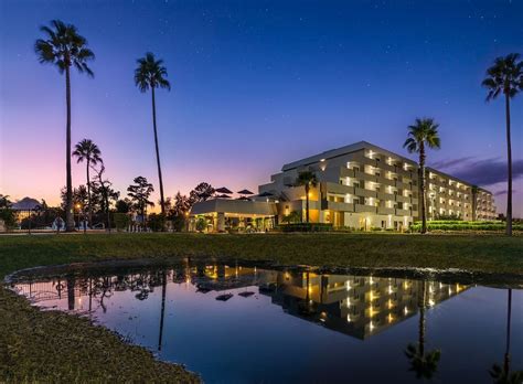 Staybridge Suites Orlando Royale Parc Suites, an IHG Hotel offers 224 accommodations, which are accessible via exterior corridors and feature safes and coffee/tea makers. Accommodations have separate sitting areas and are furnished with double sofa beds.. 