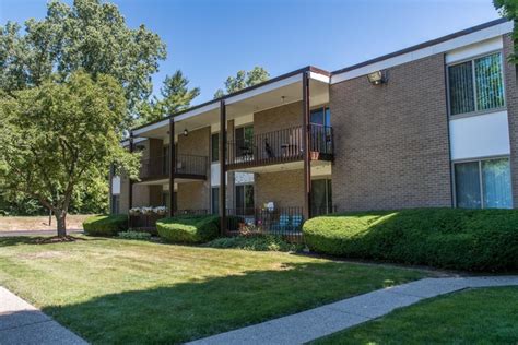 Traver crossing ann arbor. 1984 Traver Rd #1575818, Ann Arbor, MI 48105 is an apartment unit listed for rent at $1,859 /mo. The 1,150 Square Feet unit is a 2 beds, 1 bath apartment unit. View more property details, sales history, and Zestimate data on Zillow. 