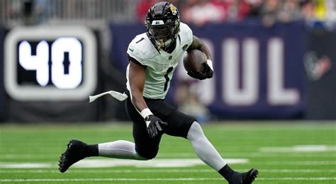 Travis Etienne, Tyson Campbell active for Jaguars against Bengals on ‘Monday Night Football’
