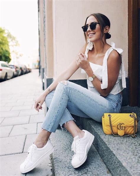 Trendy white sneakers outfit women%27s. Apr 30, 2021 · Shop the best white sneakers for women of 2021 to complete your summer wardrobe: 1. ... Nike Air Force 1's are a household name for being stylish and trendy, elevating any outfit. 