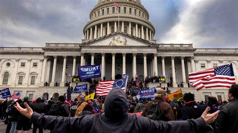 Tres años del asalto al Capitolio cientos de condenados y falta poco para el juicio contra Trump