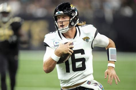 Trevor Lawrence comes through late and the Jaguars hold off the Saints, 31-24