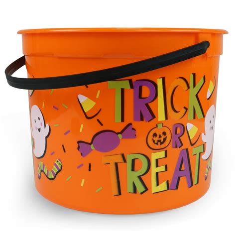 Our Trick-or-Treat Metal Bucket includes 12 pieces with 6 different designs of buckets. These are made of metal that measures 2.85" x84'' inches ; UNIQUE DESIGN. A Halloween Trick-or-Treating will never be completed without bringing candy holders. Give your Kids these metal buckets and make their trick-or-treating experience fun and exciting!. 