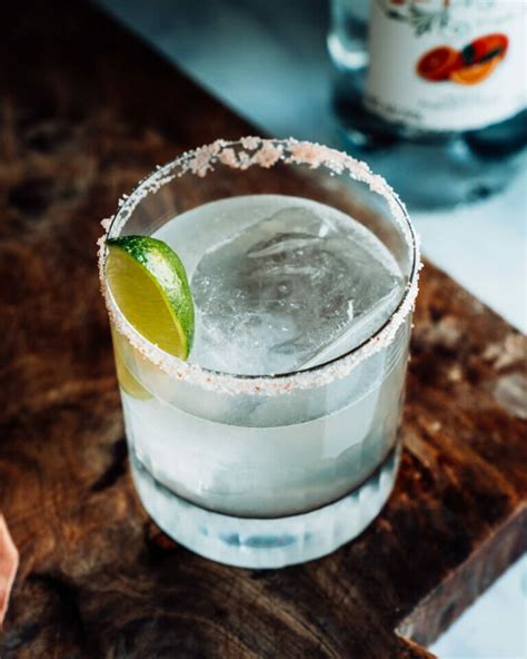 Triple sec margarita. While the exact recipe for Chili’s Tropical Sunrise margarita is a proprietary secret, it is possible to make a good replica of the drink by using just a few ingredients to approxi... 