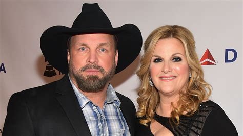 Trisha Yearwood and Garth Brooks both love a late …