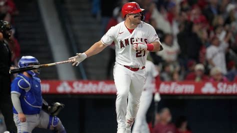 Trout’s 3-run homer powers Angels’ rally past Toronto, 9-5