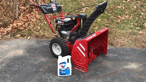 Troy bilt snow blower oil change. Solution The Operator's Manual for your specific engine will tell you the amount and the grade (viscosity) of oil your engine needs. It will also provide instructions … 