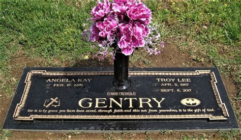 Troy gentry gravesite. AP. Troy Gentry, one half of the popular country duo Montgomery Gentry, died in a helicopter crash in Medford, New Jersey on Friday, September 8th, where he was scheduled to perform that evening ... 