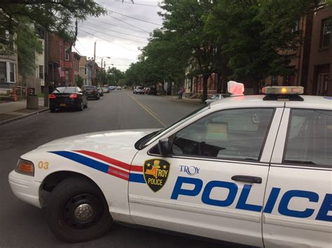 Troy police respond to 1st Street stabbing