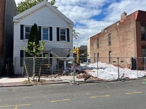 Troy residents concerned about building collapse
