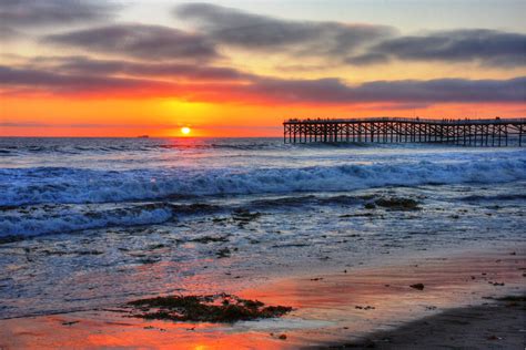 Truck Stops in Pacific Beach, San Diego, CA