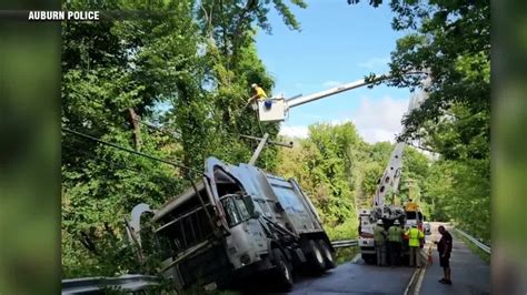 Truck crash in Auburn causes delays, downs electrical pole