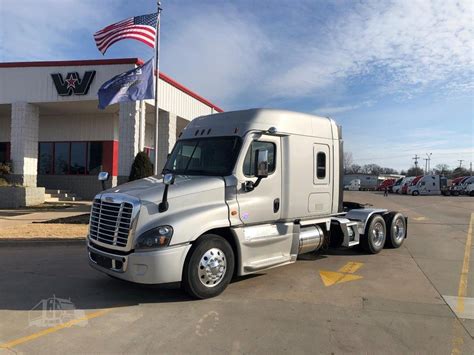  Oklahoma City, Oklahoma 73173. Phone: (405) 243-0644. visit our website. 6 Miles from Oklahoma City, Oklahoma. View Details. Email Seller Video Chat. 2001 mack ch613, 547,790 miles, 385hp mack,10sp transmission, 22ft flat bed set up for piggyback forklift, truck is very clean and well maintained. . 