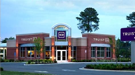 Truist Bank branch location at 515 EAST MAIN STREET, CARTE