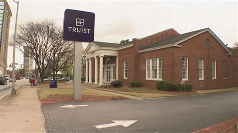 Truist Bank, Swainsboro Main Branch at 205 S Main St, Swainsbor