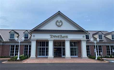Richmond Short Pump. Find local Truist Bank branch and ATM locations in Short Pump, Virginia with addresses, opening hours, phone numbers, directions, and more using our …. 