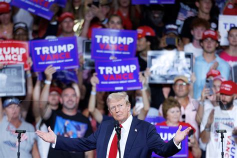 Trump's Second Term: Experts Warn of Economic Stagnation and Reduced Dynamism