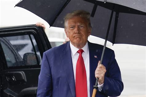 Trump arrives in Washington to face charges he tried to overturn the 2020 presidential election