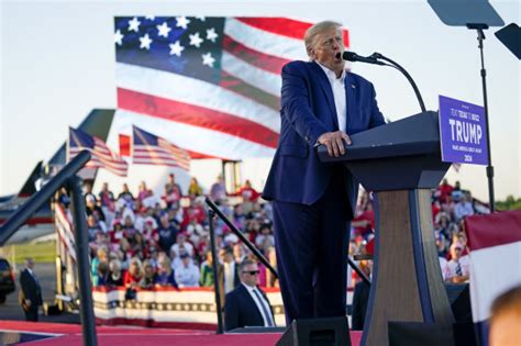 Trump casts 2024 contest in apocalyptic terms at Waco rally