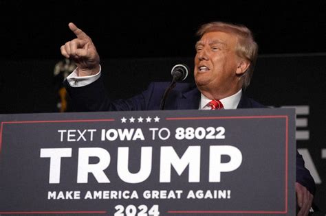 Trump returns to Iowa for another rally and needles the state’s governor for endorsing DeSantis