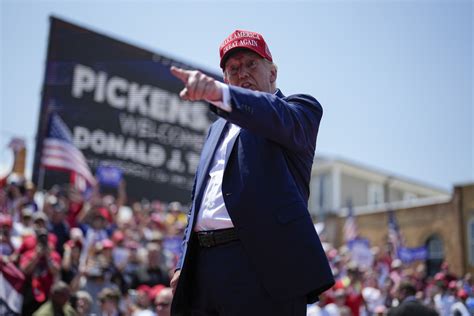Trump returns to campaign rallies, draws thousands to small South Carolina city ahead of July 4