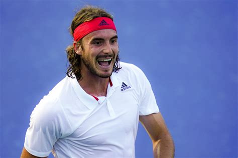 Tsitsipas opens up on his relationship with his towel Reuters