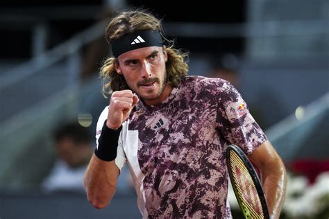Tsitsipas outlasts Baez to advance to last 16 at Madrid Open