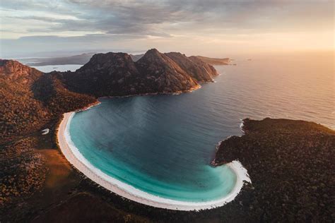 <strong>Tasmania</strong>, an island state of Australia, lies approximately 150 miles to the southeast of the mainland, separated by the Bass Strait. . Tsmanika