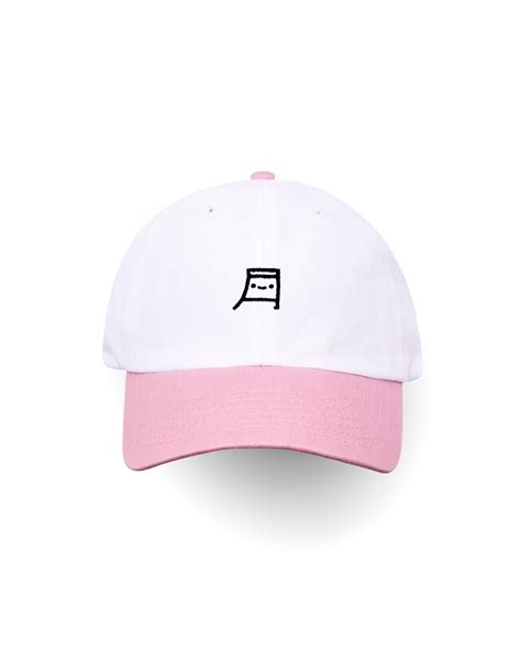 Tsuki market. TSUKI [つき] is Japanese for 'moon'. Unisex clothing and home products. Ethically made. Created and designed by Felix Kjellberg and Marzia Bisognin. 
