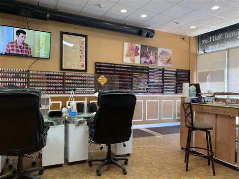 Tt nails chicago il. Located in the heart of Chicago, IL 60601, Fabulous Nails Spa has become an industry leader in nail services. Our nail salon was founded on the idea of delivering only the finest nail and spa services to clients all over the Chicago area. At our nail salon, we provide the best services of Manicure, Pedicure, Waxing and more for our valued ... 