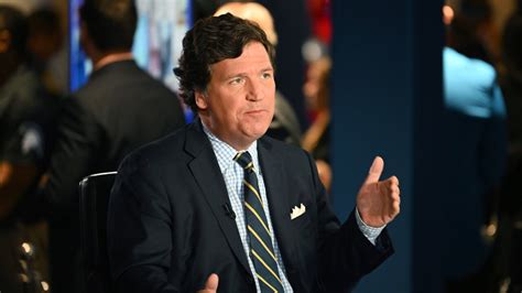 Tucker Carlson plans to relaunch his show on Twitter