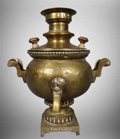 Jun 25, 2014 · Tula samovars became famous all over Russia, and the craftsmen began to open up their own shops upon returning. There were different kinds of samovars. There was the portable samovar for one cup ... 