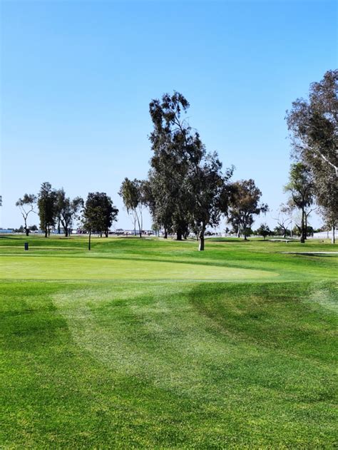 Tulare Golf Course in Tulare